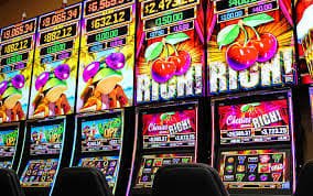 Tampilan slot Aviator, Sweet Bonanza, dan Gates of Olympus di aplikasi mobile mawartoti